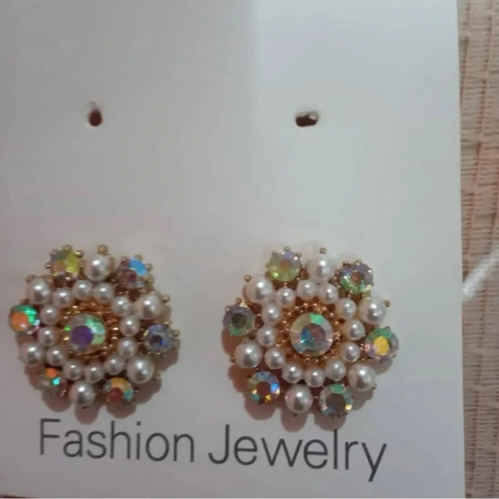 Faux Pearl Iridescent Rhinestone Stud Earrings